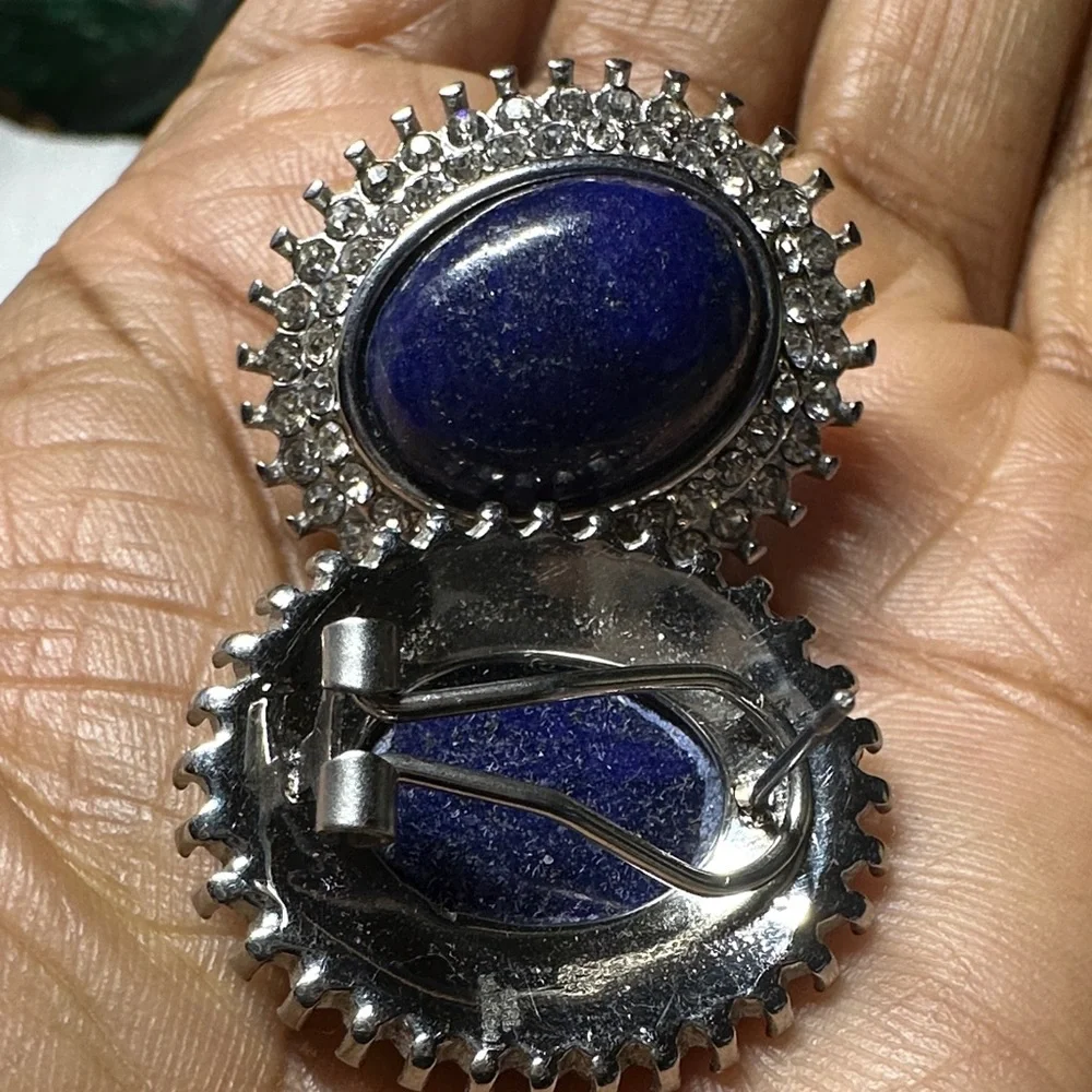 This is a pair of vintage silver-tone lapis lazuli cuff links - Picture 13 of 15